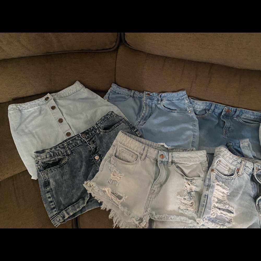 Shorts - Picture 2 of 2